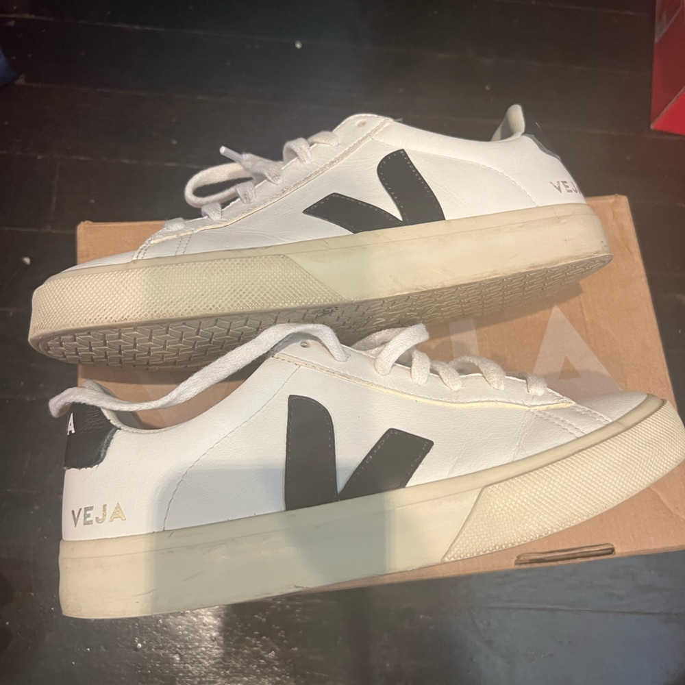 Women’s veja campo low size 8